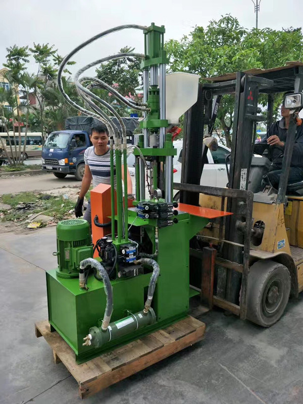 Automatic Plastic Injection Molding Machine for PVC Fitting