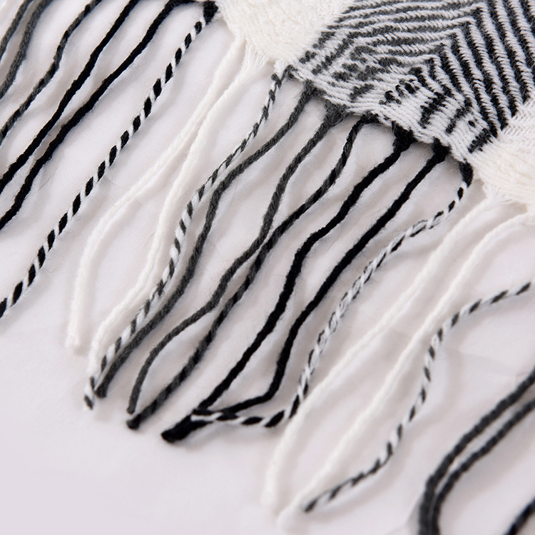 Black and White Stripe Cable Knit Throw Acrylic Blanket with Tassel