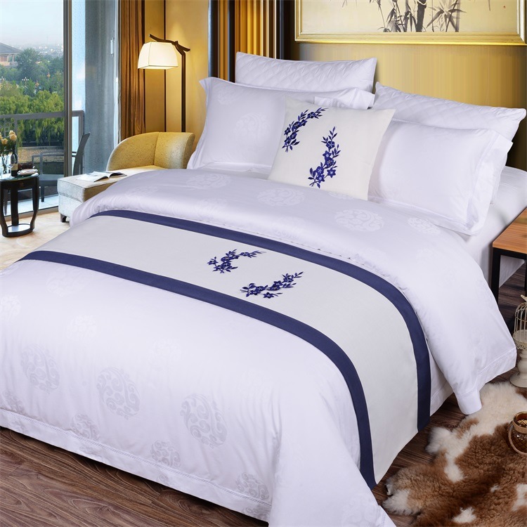 Hot Sale Hotel Linen Decoratiove Cushion 100% Polyester Bed Runner