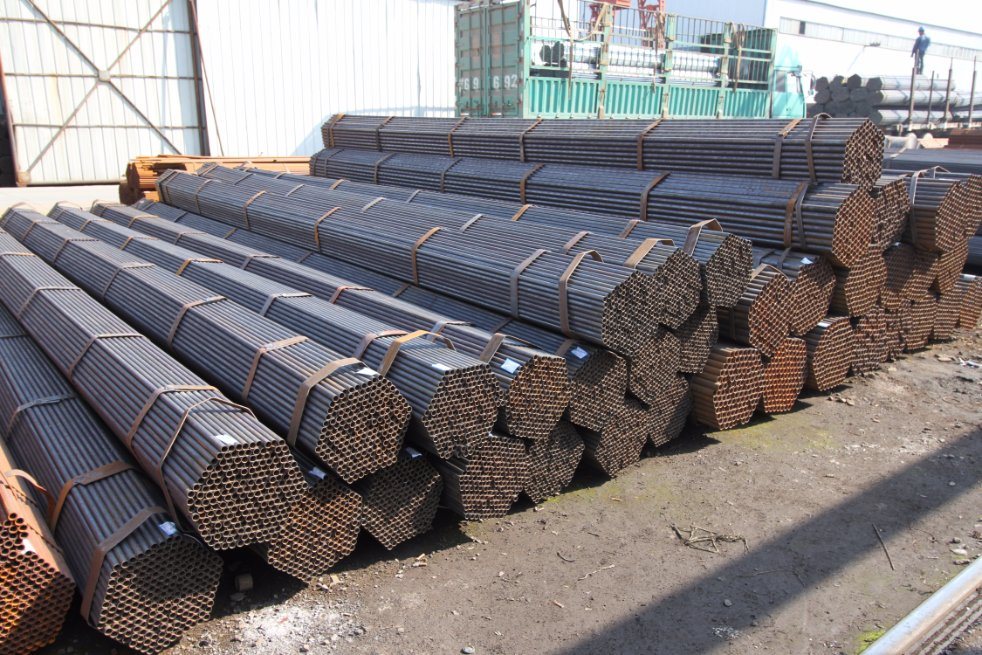 ERW Black Welded Carbon Steel Pipes & Tubes