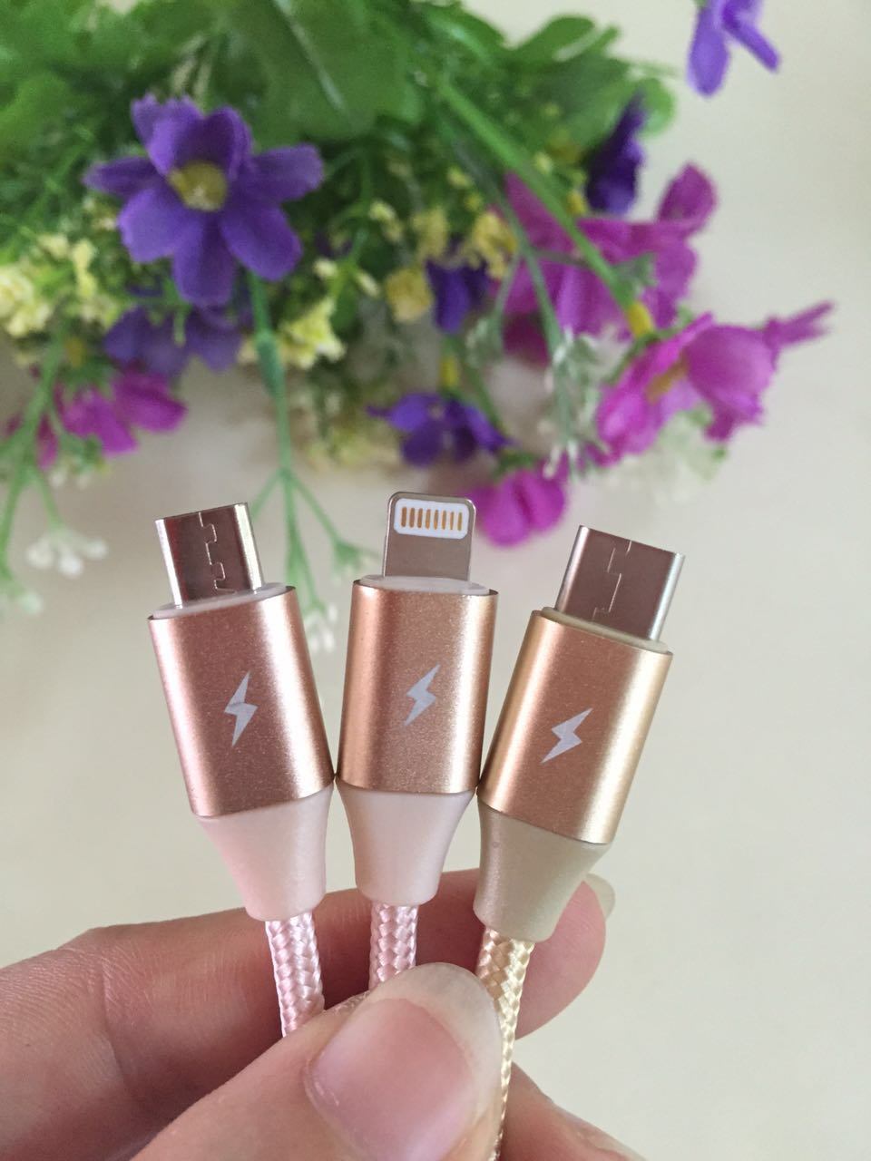 Bl637 Three-in-One Universal Fashion Mobile Phone USB Data Cable