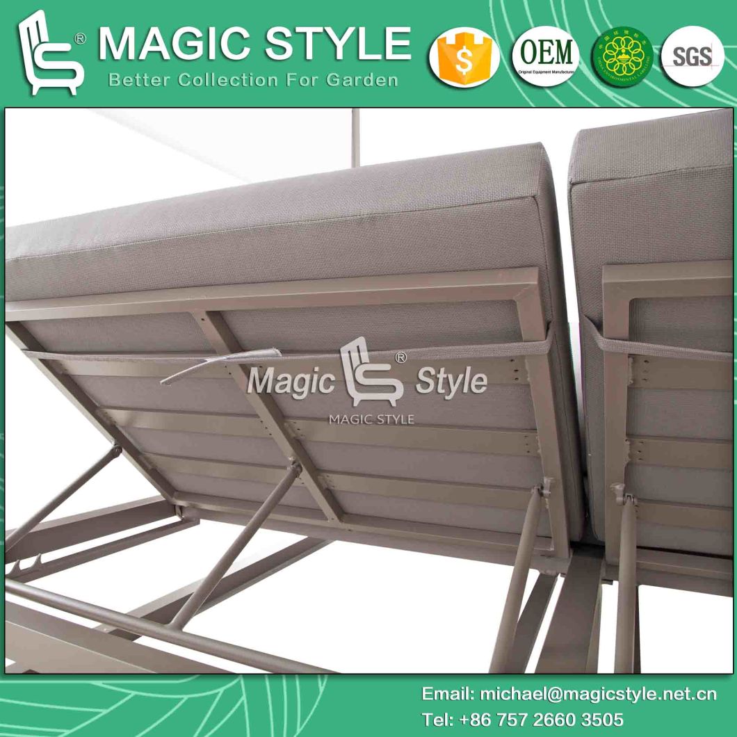 Outdoor Aluminum Daybed with Textile Cushion Garden Sunbed Hotel Double-Bed with Curtains Modern Kd Daybed