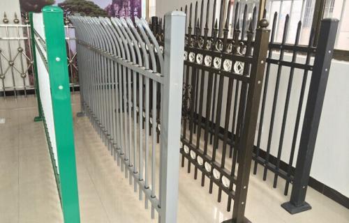 China Outdoor UV Aluminum PVC Coated Pool Fence