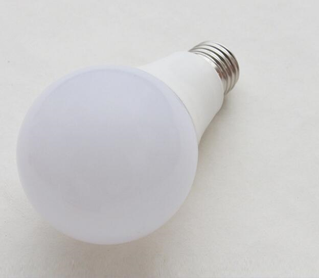 Energy Saving Lamp E27 12 Watt New LED Light Bulb