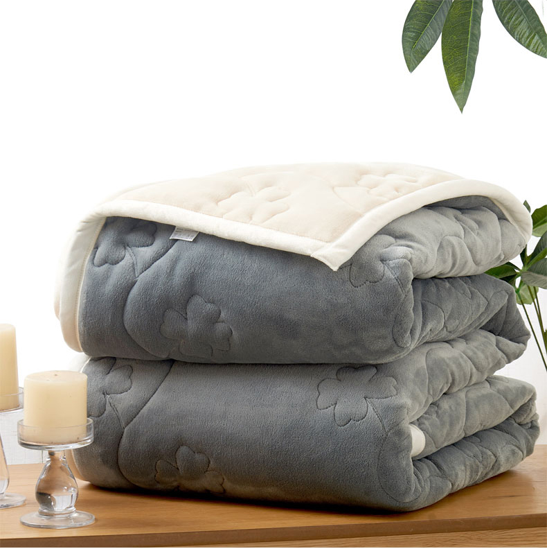 Airline Disposable Fleece Quilt Airline Disposable Fleece Quilt
