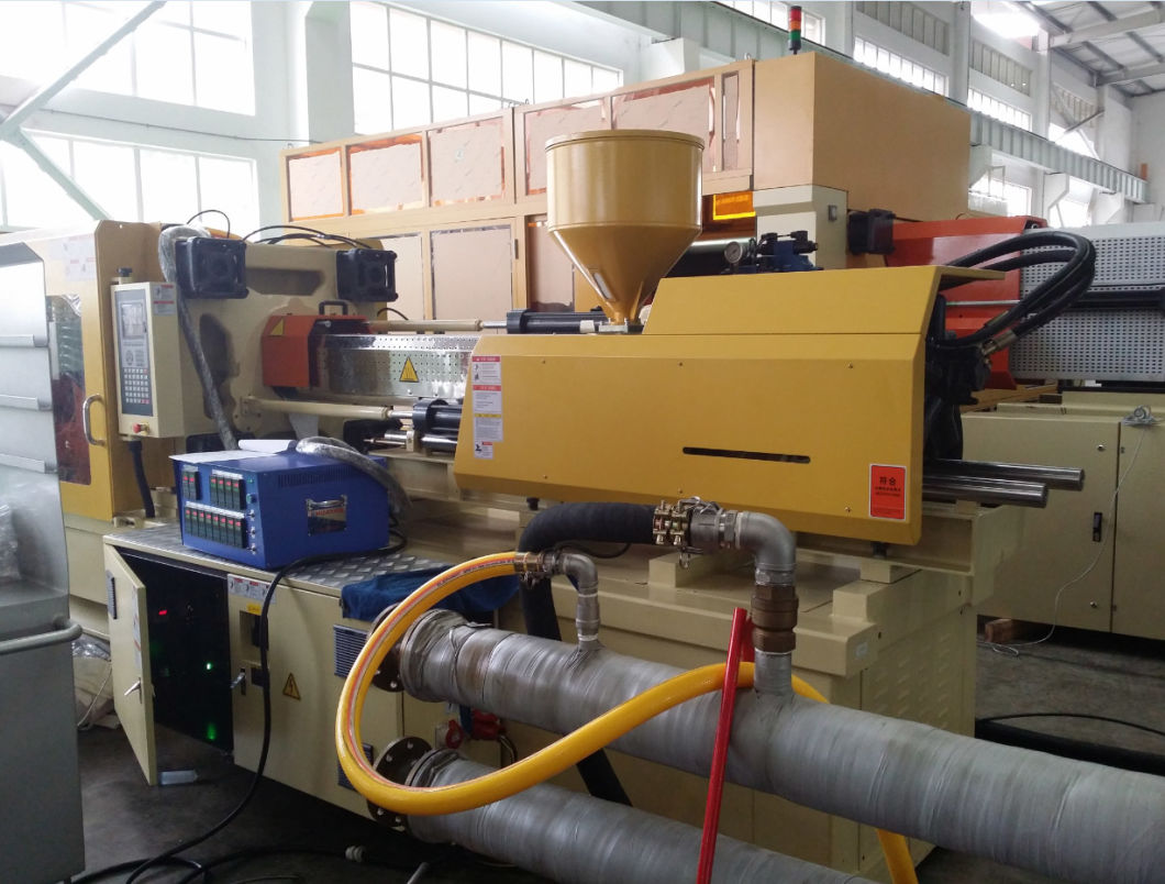 Automatic Plastic Injection Moulding Machine