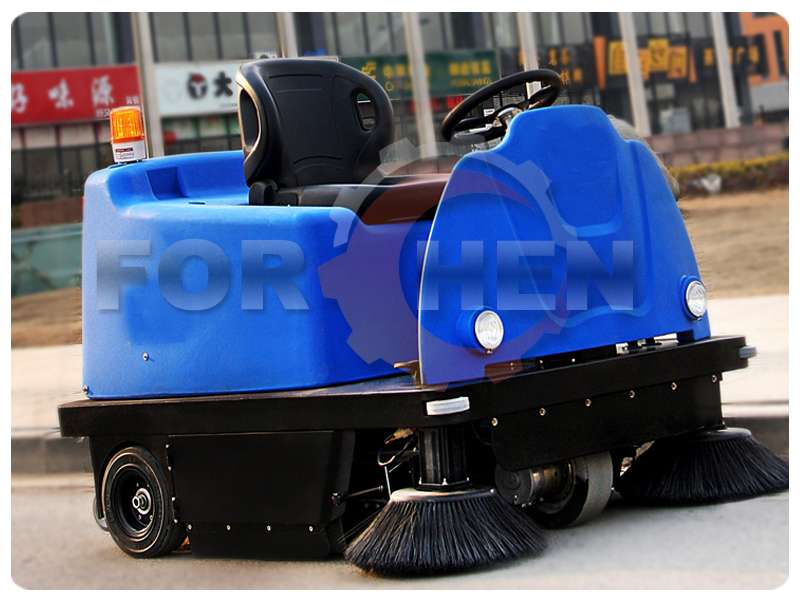 Â  Storage Battery Suppoted Ride on Road Cleaner