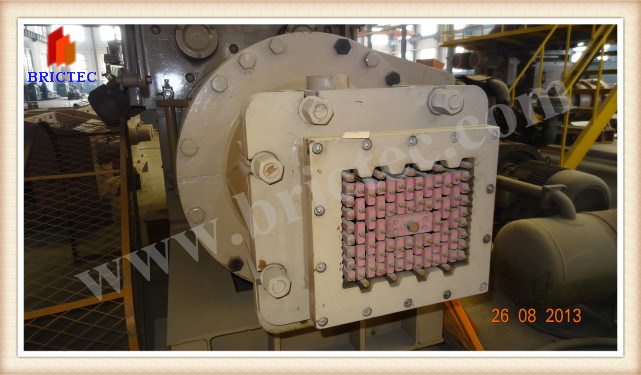 Double Stage Vacuum Extruder Use in Clay Brick Making