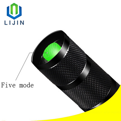 Super Bright Telescopic Zoom LED Flashlight for Outdoor Hiking