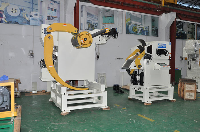 3-in-1 Feeder, Material Leveling and Feeding Equipment, Punching Automatic Feeding (MAC3-400)