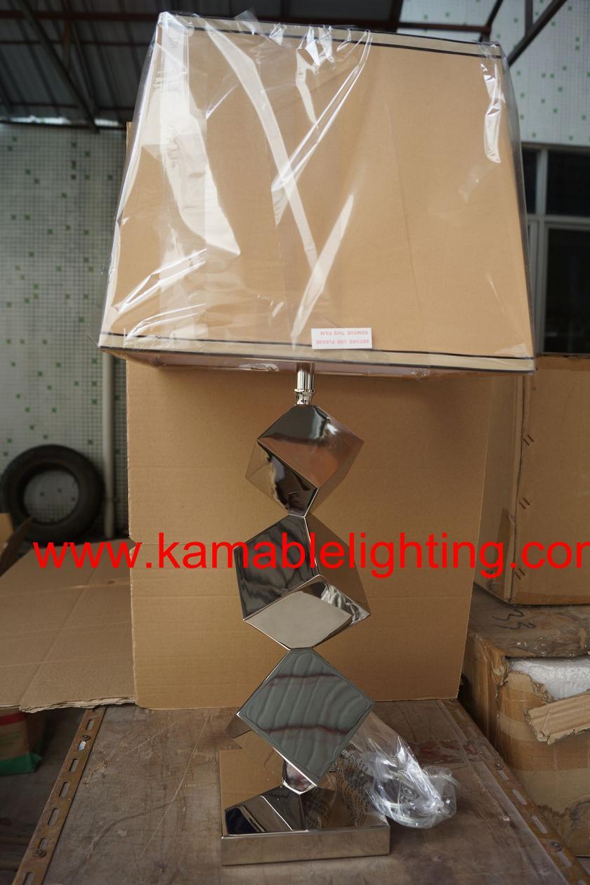 Fast Selling Goods Hotel Project Customized Steel Table Lamp (BT-1020)