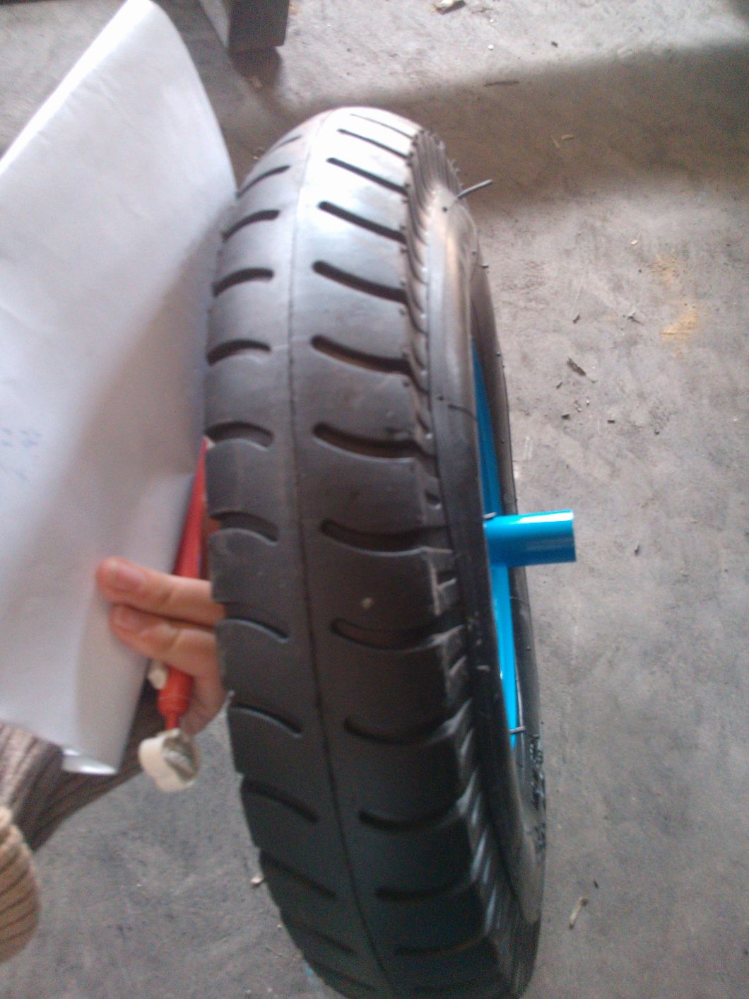 Tire and Tube for Wheel Barrow Use Size (400-8)