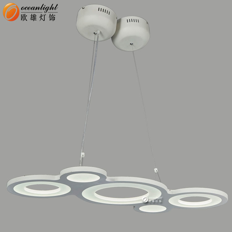 Zhongshan Lighting New LED Chandelier Acrylic Pendant Lamps (OM66146-5)