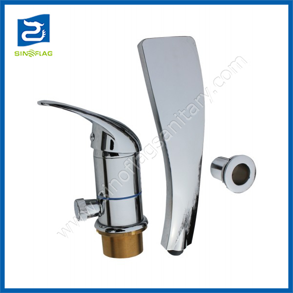 Deck Mounted Waterfall Bathtub Shower Faucet Tap