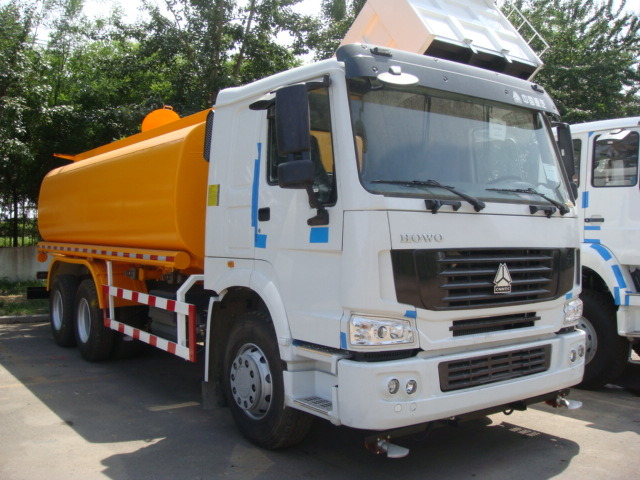 Sinotruk 6X4 HOWO Water Truck with 14-22 Cubic Meter Tank