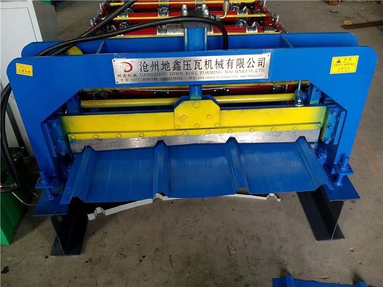 China Color Coated Roofing Sheet Steel Profile Roll Forming Machine