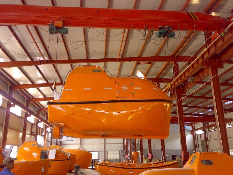 Totally Enclosed Life Boat Used with Diesel Engine CCS. ABS. BV Approved