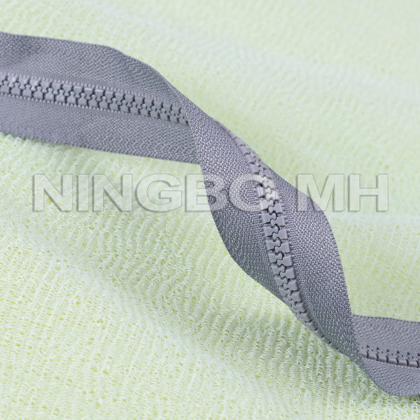 No. 5 5# Plastic Zipper Long Chain