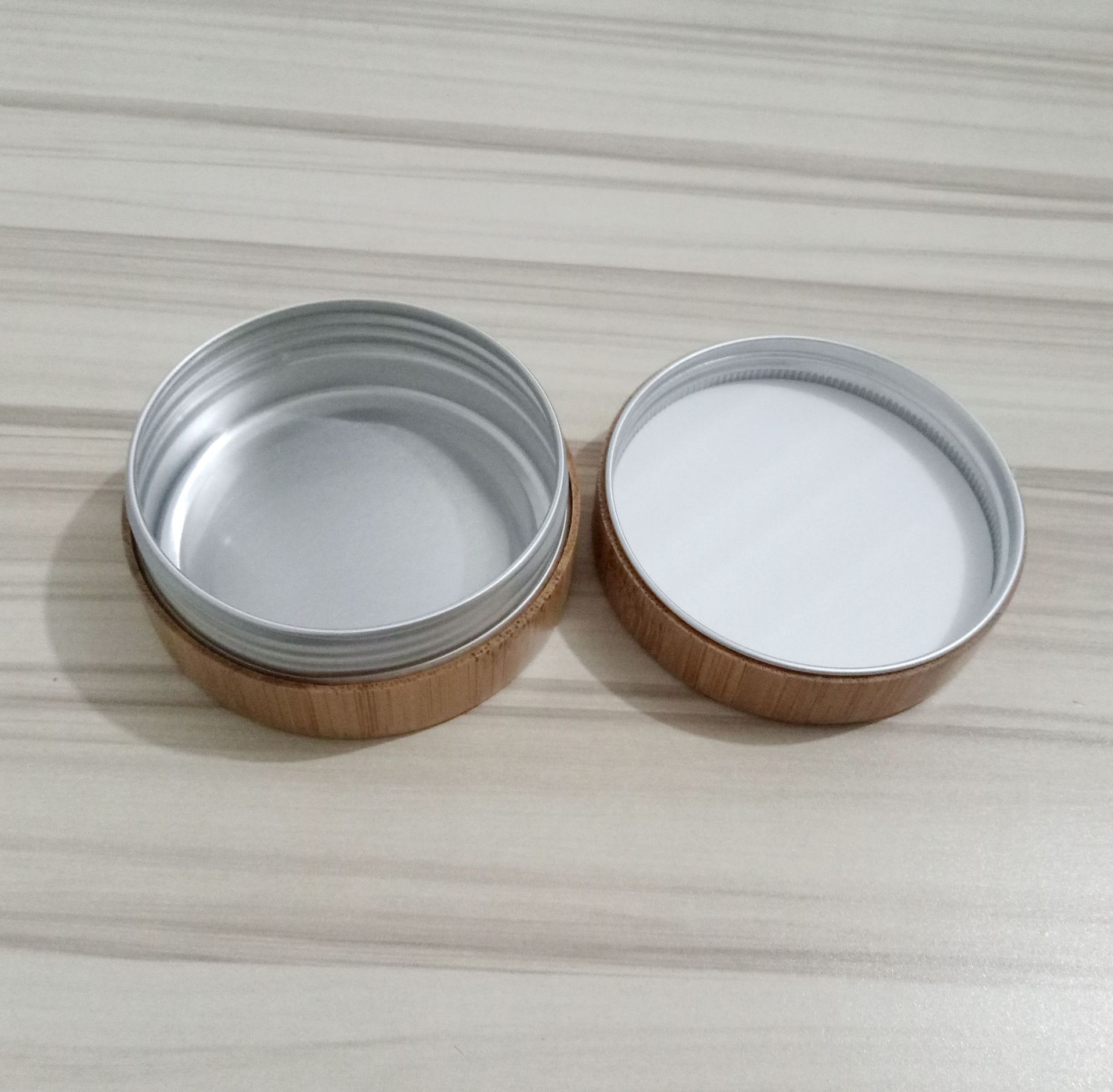 Kosmetischer Bambus Cremetiegel mit Aluminium Innenseite Cosmetic Bamboo Cream jar with Aluminium Inner