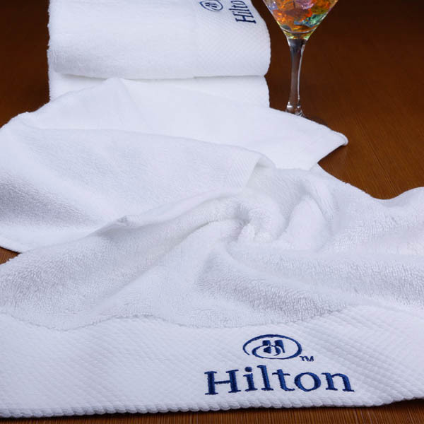 Cotton Bath Towels White Color Soft Hand-Feeling Hotel Embroidery Towels