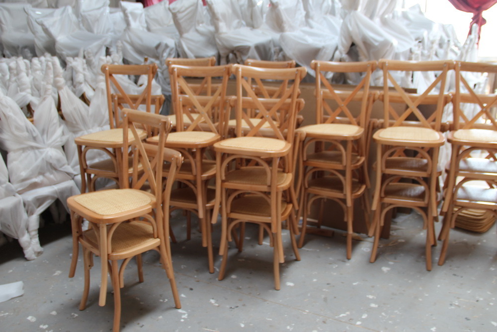 China Manufacrurer Garden Patio Wood Cross Back Rattan Mat Dining Chair