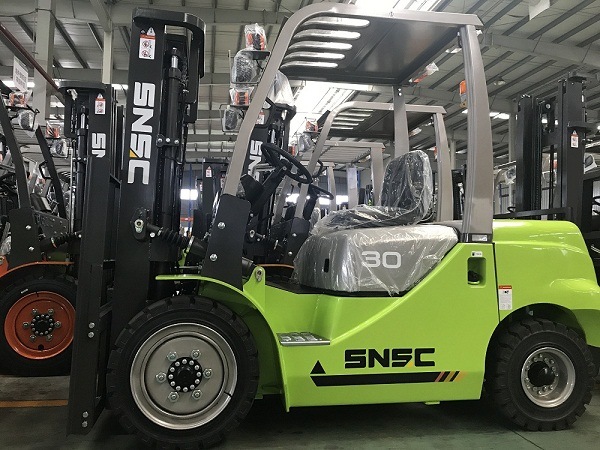 3 Ton Forklift with Rotator Clamp with Triplex Mast