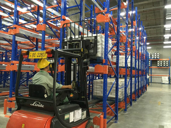 Shuttle Car Operated Pallet Storage Racks