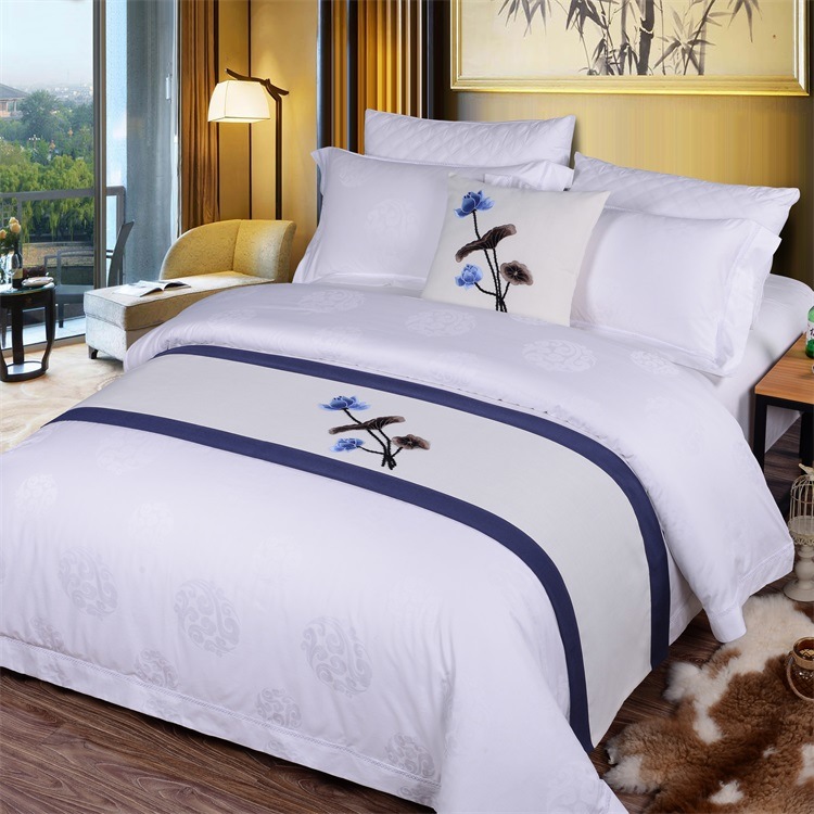 Hot Sale Hotel Linen Decoratiove Cushion 100% Polyester Bed Runner