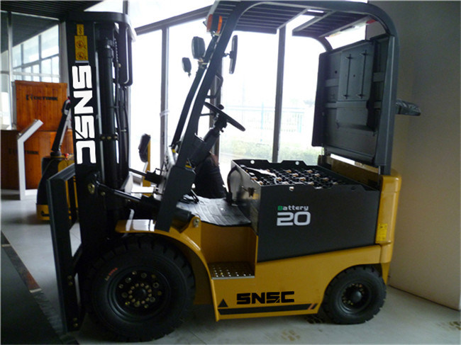 Snsc 2ton Electric Forklift to Saudi Arabia