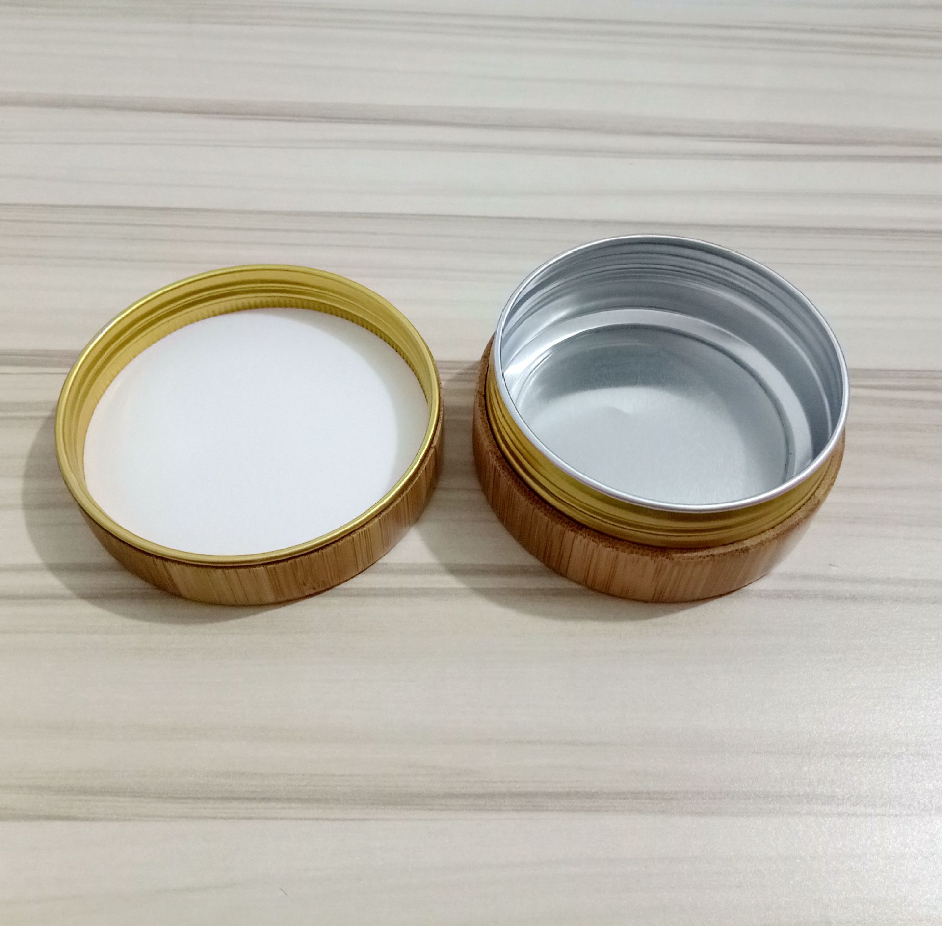 Kosmetischer Bambus Cremetiegel mit Aluminium Innenseite Cosmetic Bamboo Cream jar with Aluminium Inner