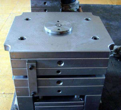 Single Cavity Plastic Water Breaker Injection Mould