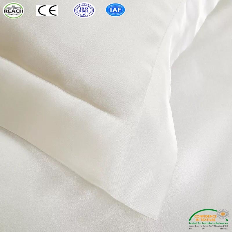 China Products/Suppliers Luxury White Satin Hotel Bedding Set Comforter Set