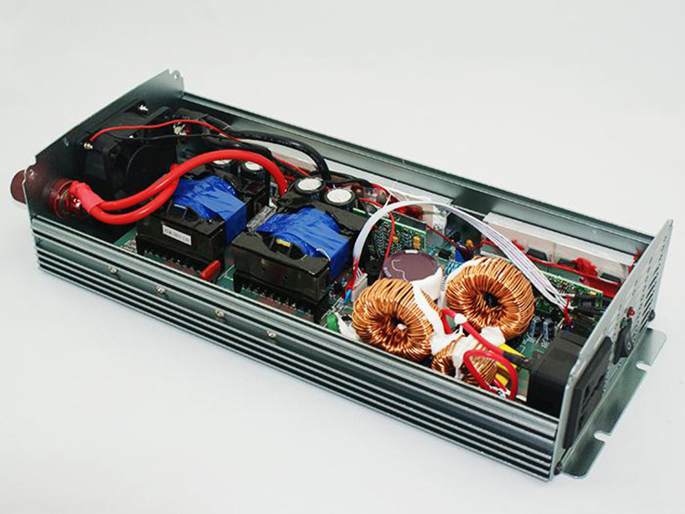 Intelligent 1000W Auto Inverters DC Solar Power Converter (QW-P1000)