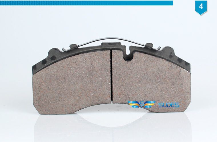 Semi-Metallic Brake Pad for Volvo/Renault OE: 5001864365