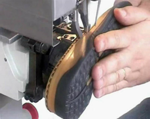 Three Threads Side Seams Ornamental Leather Shoe Outsole Stitching Machine