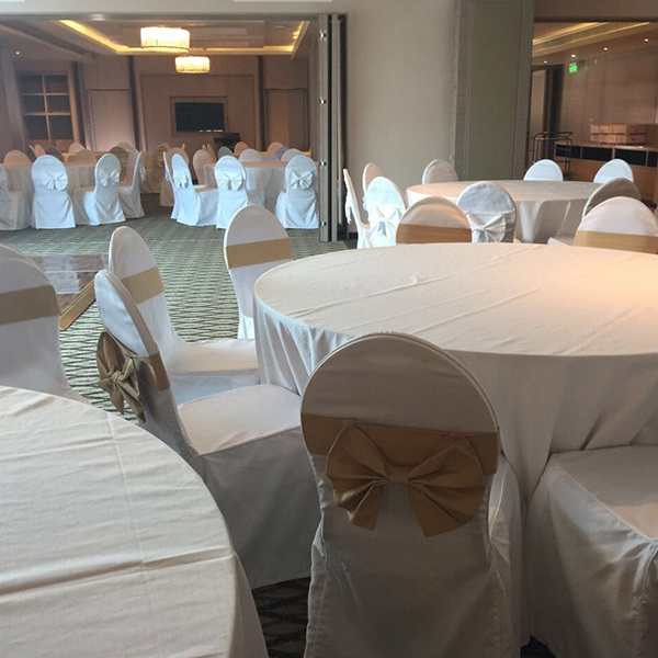 Hotel Quality Easy Iron Table Cloth White (DPF10785)