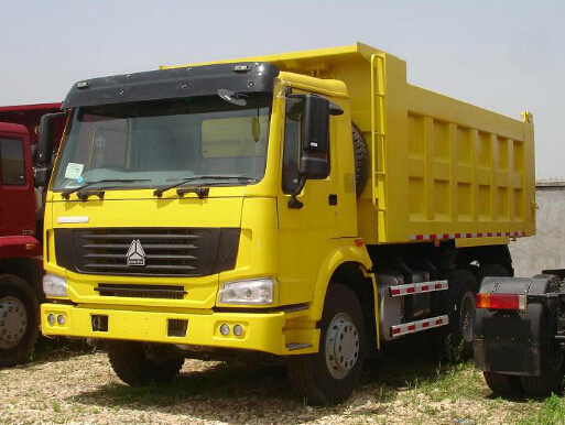 HOWO 8X4 Zz3317n3061 Yellow Dump Truck