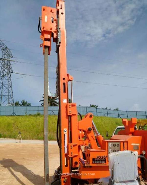 Guardrail Ground Screw Solar Piling Machine Driver Price (hfpv-1A)