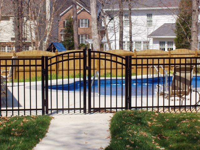 Swimming Pool Fence/Temporary Fence Panels/Metal Fence Post