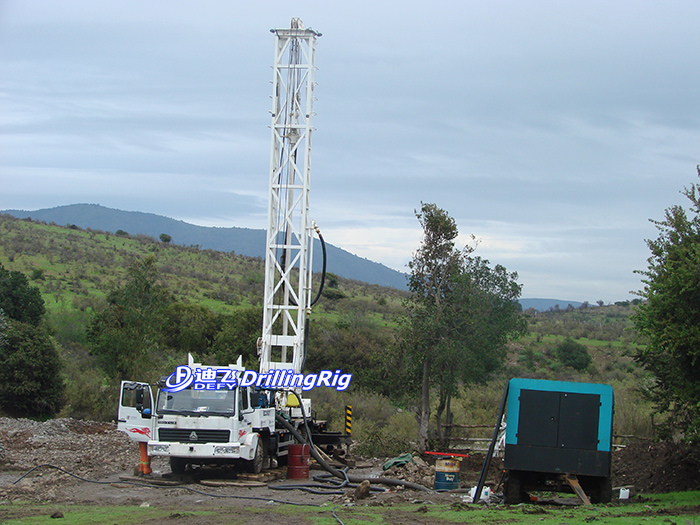 200m Truck Mounted Drilling Rig Dfc-200, Hydraulic Rotary Drilling Rig with Mud Pump Tricone Bit