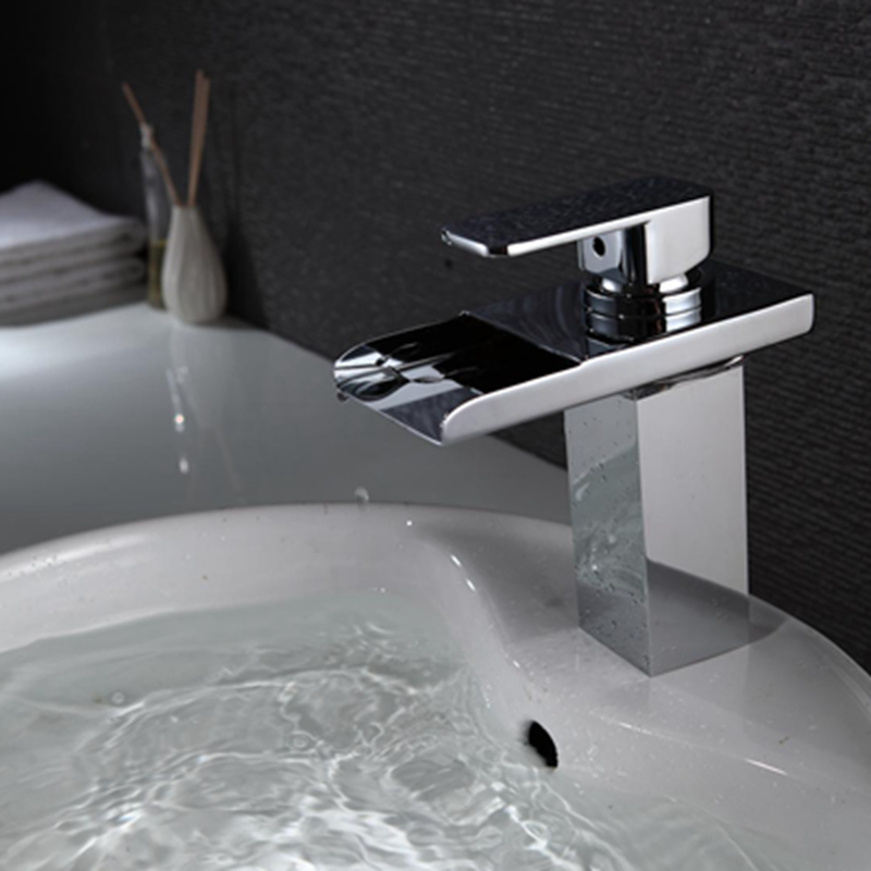 New Design Waterfall Basin Faucet with LED