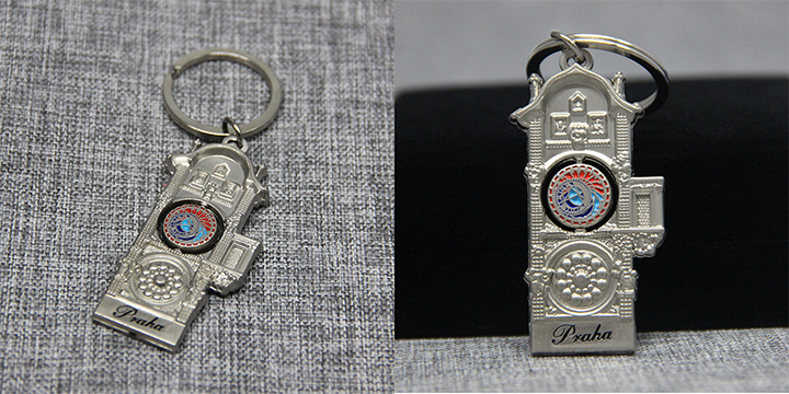 China Manufacturers Kids Enamel Super Man Souvenir Custom Keychain