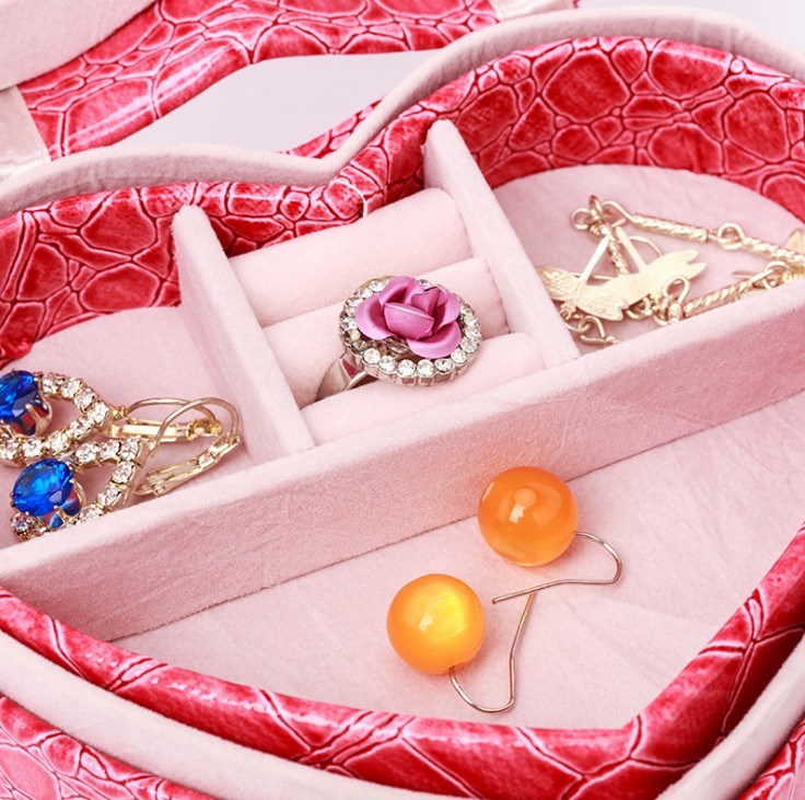 Cute Heart Shape Fashion PU Leather Jewelry Display Box Gift Box