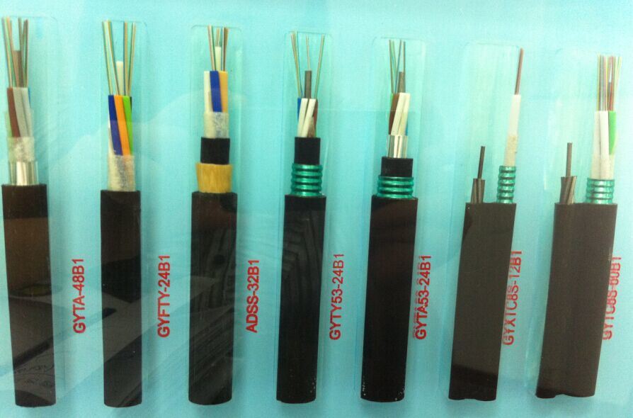 Outdoor Loose Tube GYXTW 2~24 Core Aerial Fiber Optical Cable