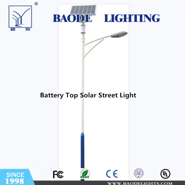 Hot-DIP Galvanized Pole Single Arm LED Lamp Solar Street Light