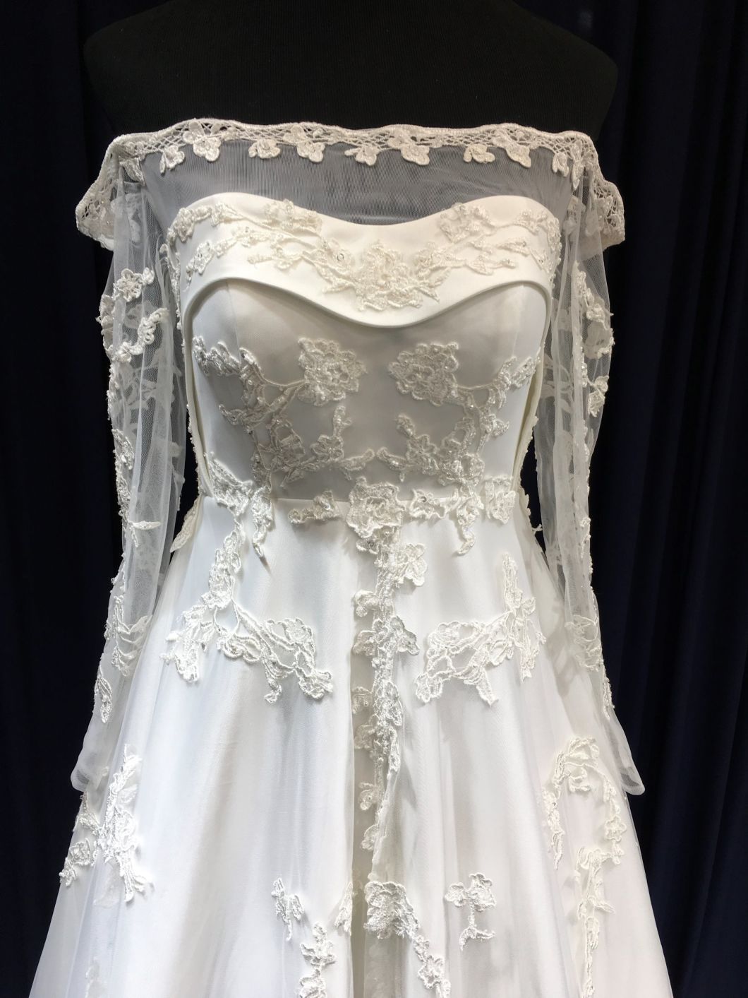 Aoliweiya New Arrival Canada Lace Wedding Dress