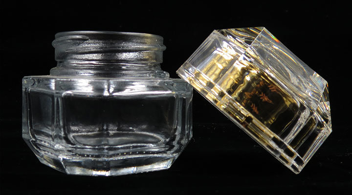 Popular Design Cosmetic Plastic Lotion Bottles with Screw Cap