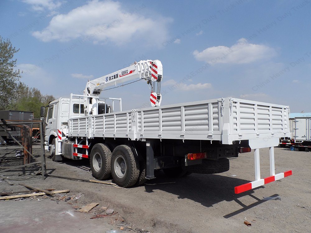 Sinotruk HOWO 6X4 25 Tons Loading Capacity Truck Mounted Crane