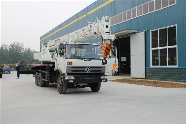 16ton Tire Crane Truck