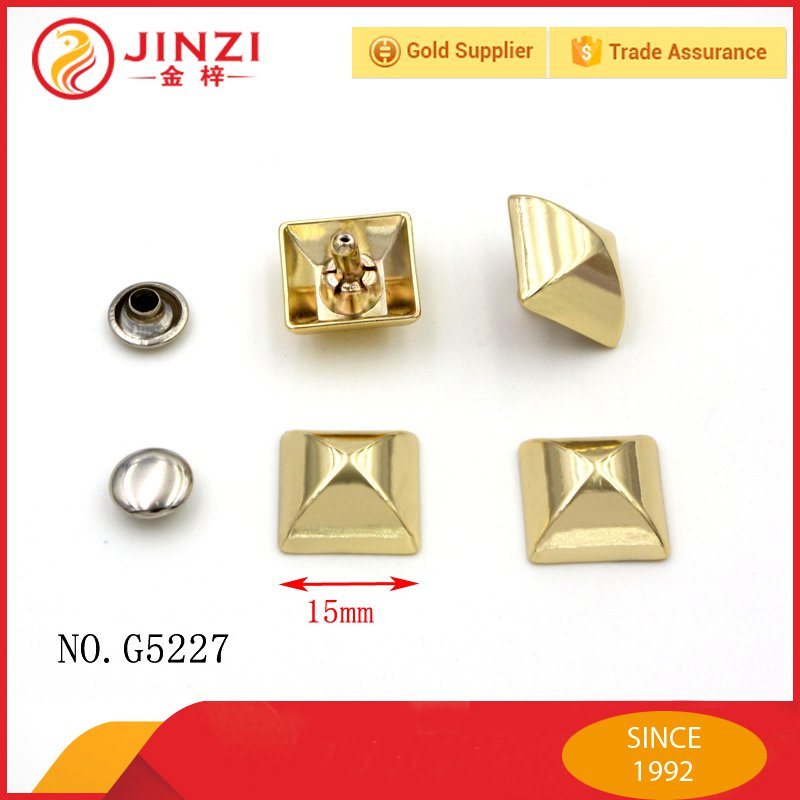 Various Size Metal Stud in Pyramid Shape